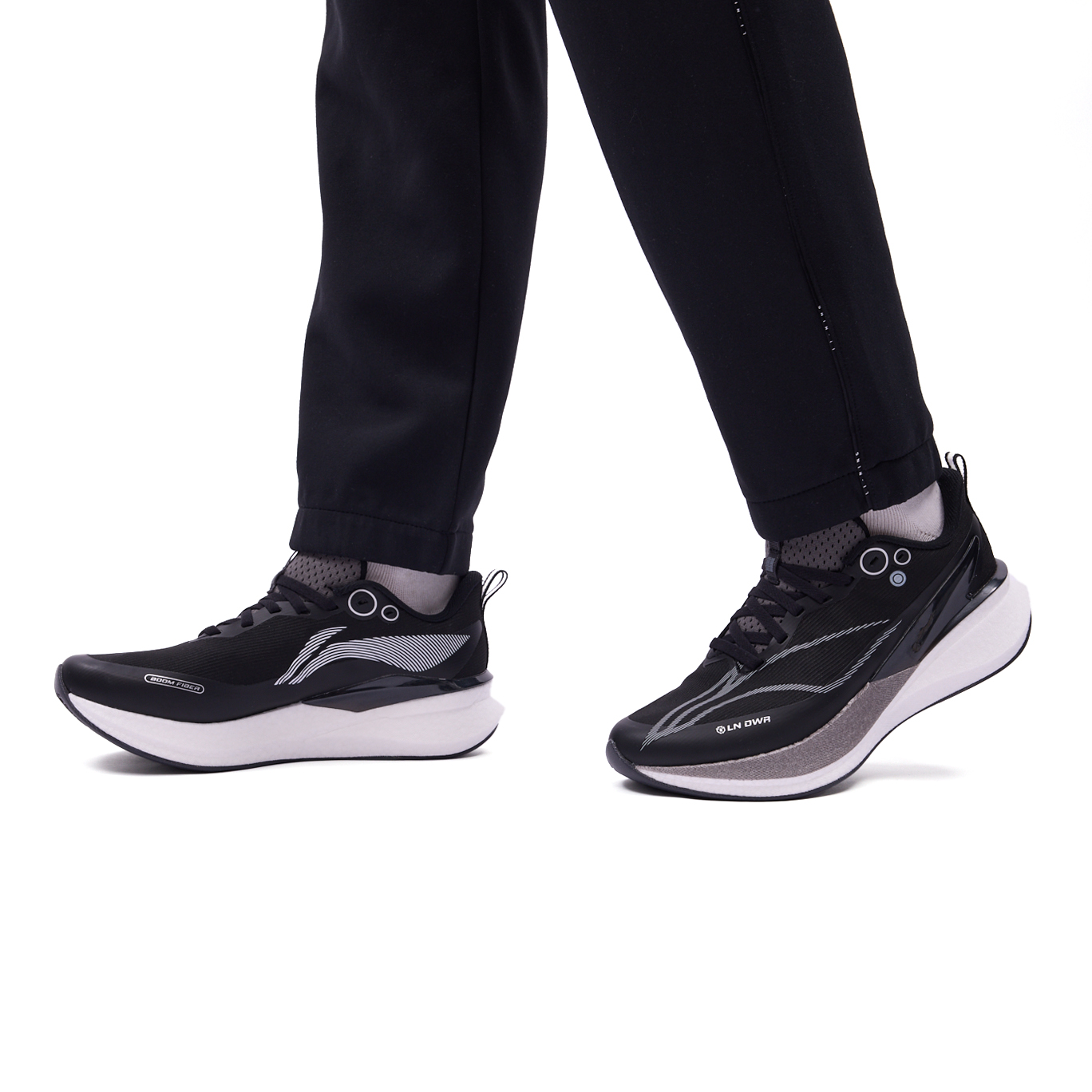 AKYV124-1 Брюки джоггеры Essentials черный